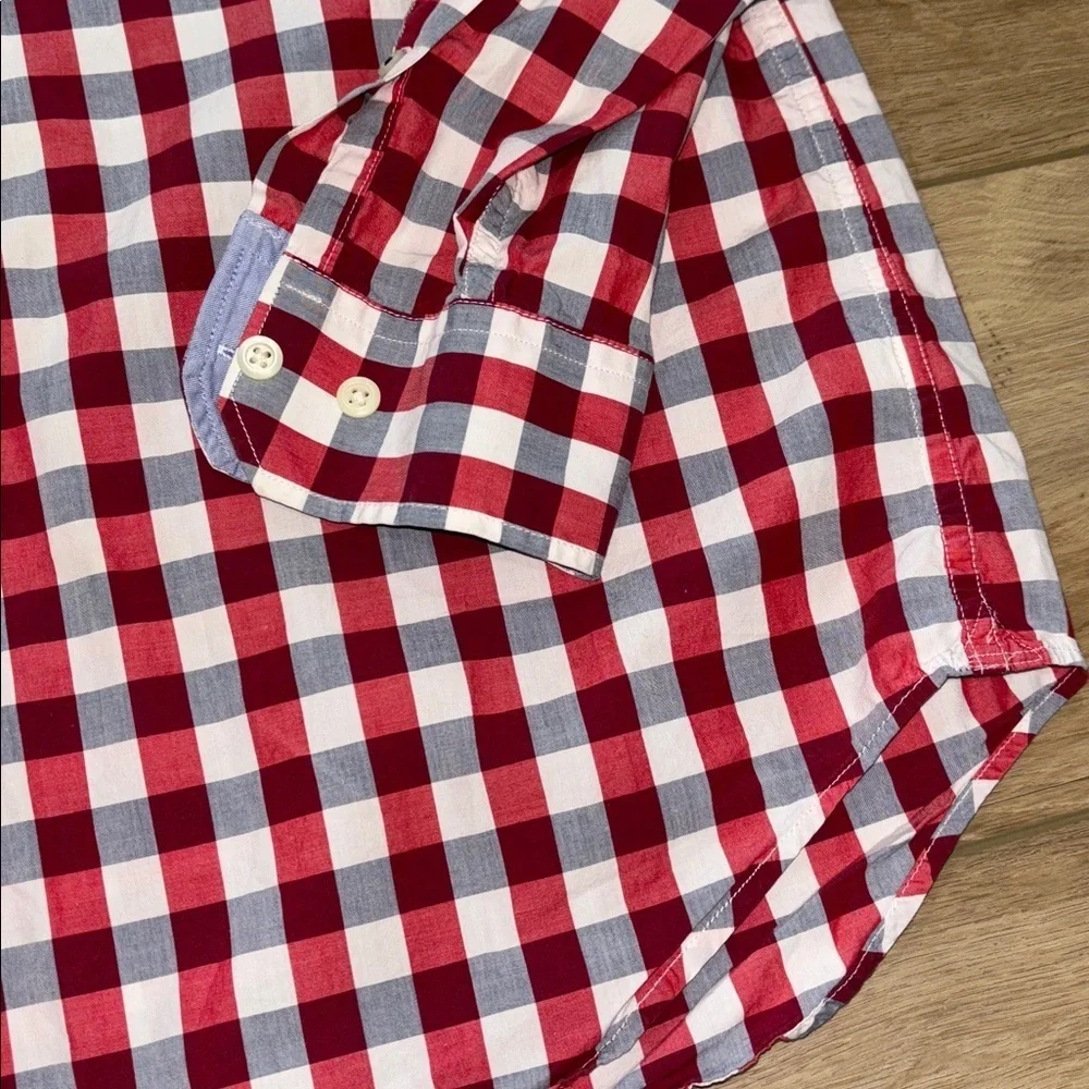 Banana Republic Red and White checkered slim fit Men's Shirt size large